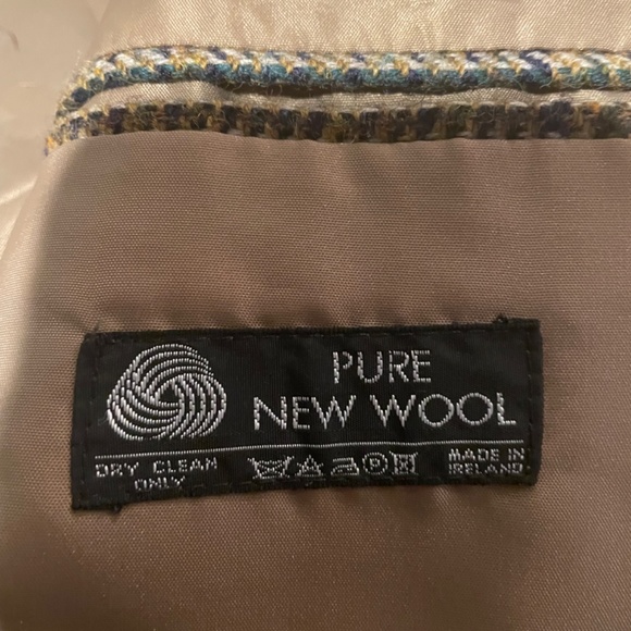 Vintage. Donegal II Tweed Sport Coat. - Picture 4 of 5